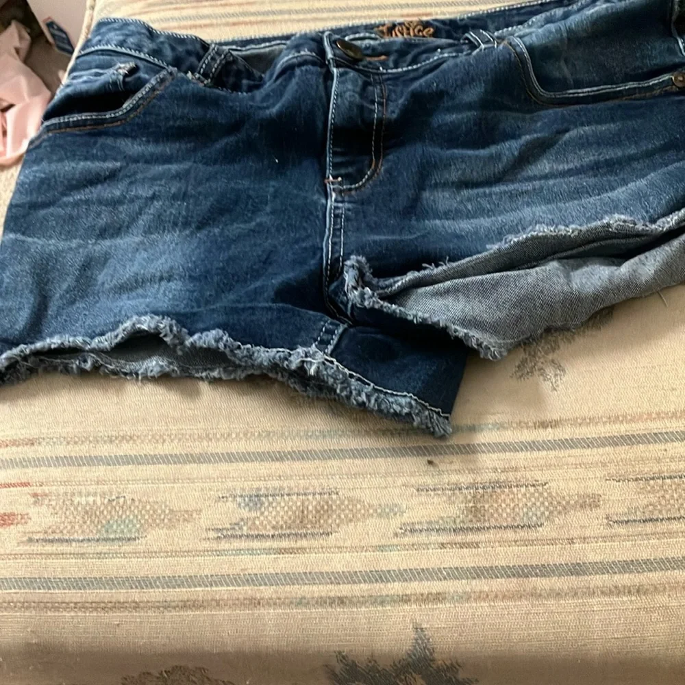 FINAL MARKDOWN Girls justice shorts 16 1/2